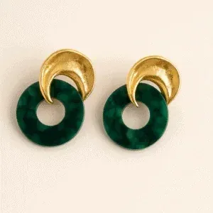 Etniczne kolczyki z żywicy w zielonym kolorze, wykonane w Indiach-2