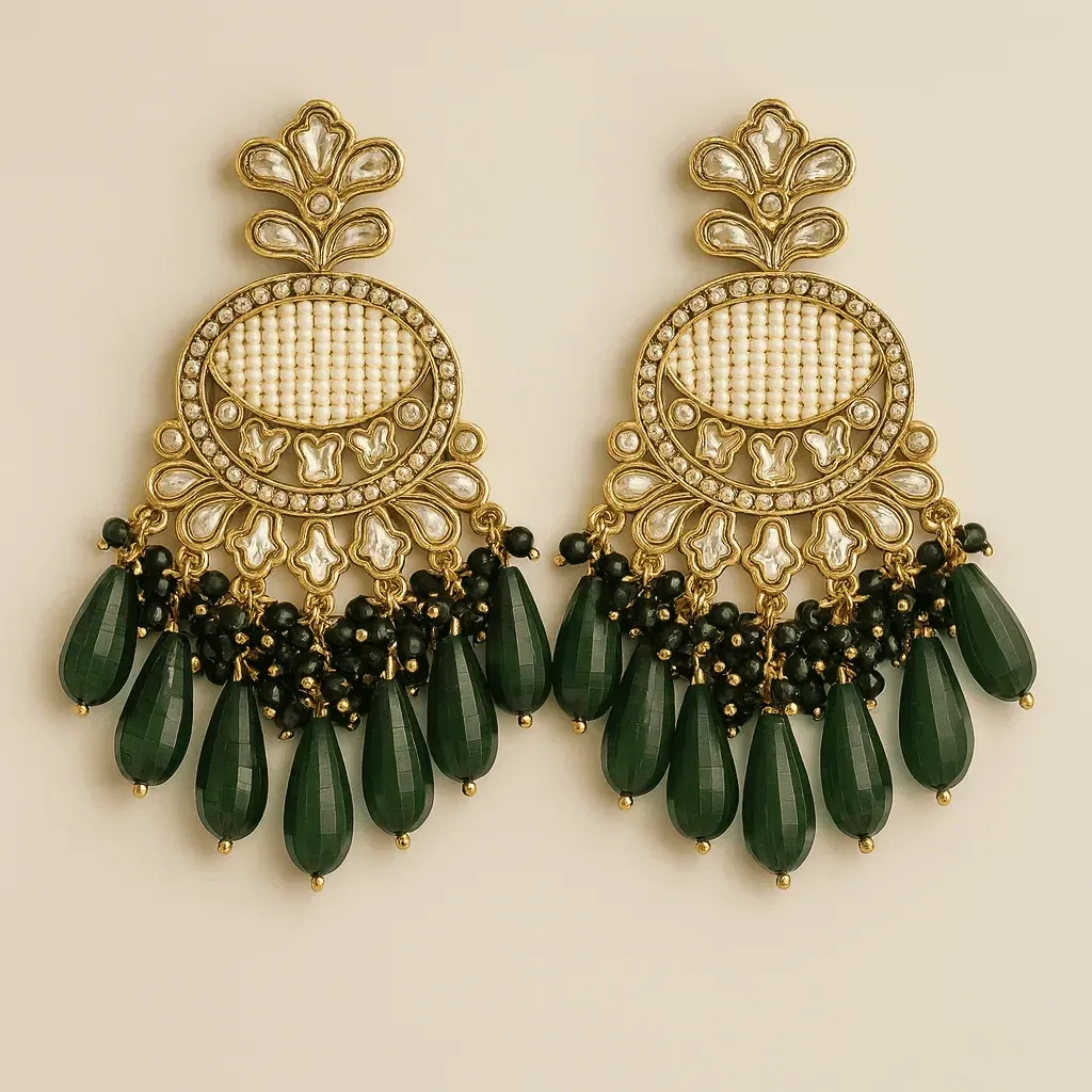 Tradycyjne kolczyki Indyjskie Innisai Khaki Tradycyjne kolczyki indyjskie w kolorze khaki, ręcznie wykonane z metalu