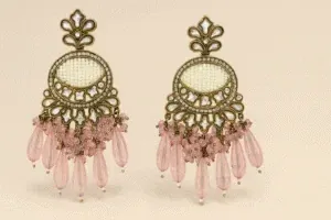 Tradycyjne kolczyki indyjskie Innisai z perłami i kryształkami